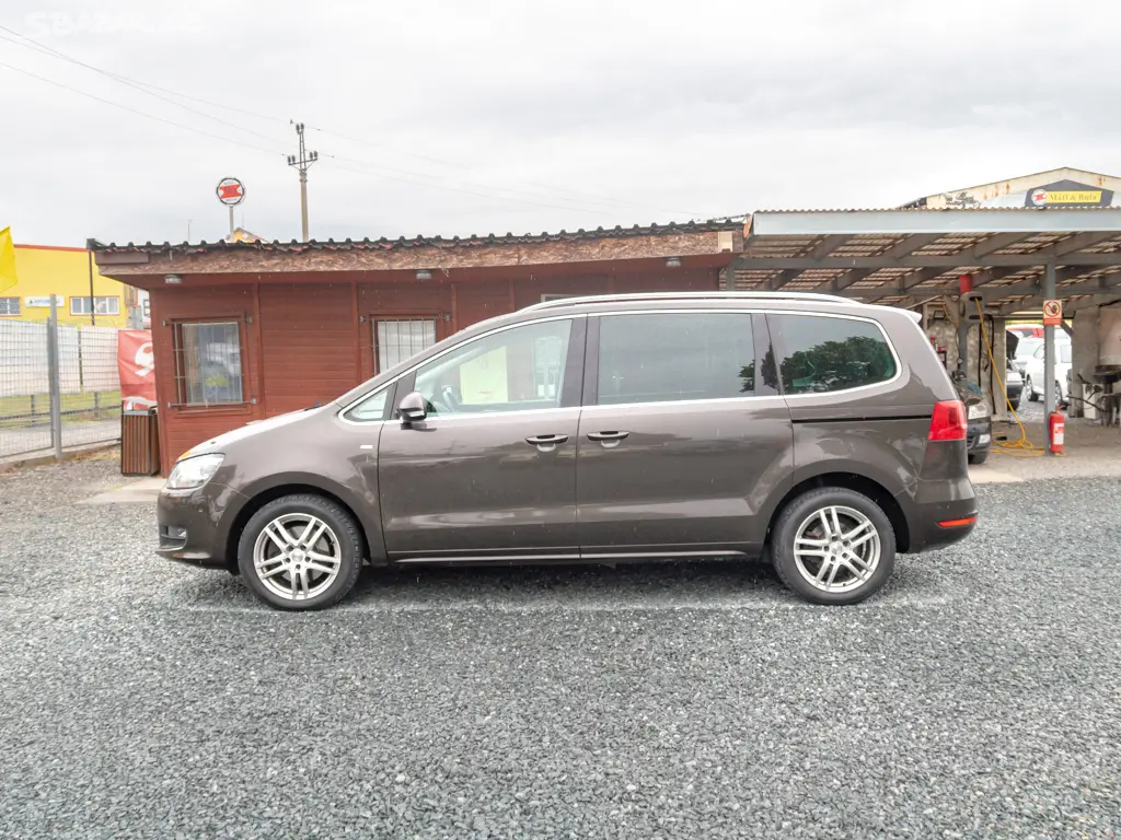 Volkswagen Sharan 2.0TDI 130KW NAVI 7 sedadel